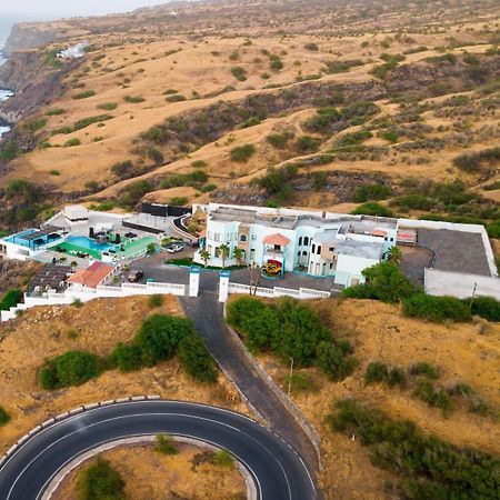 The View Hotel Сао Филипе Екстериор снимка