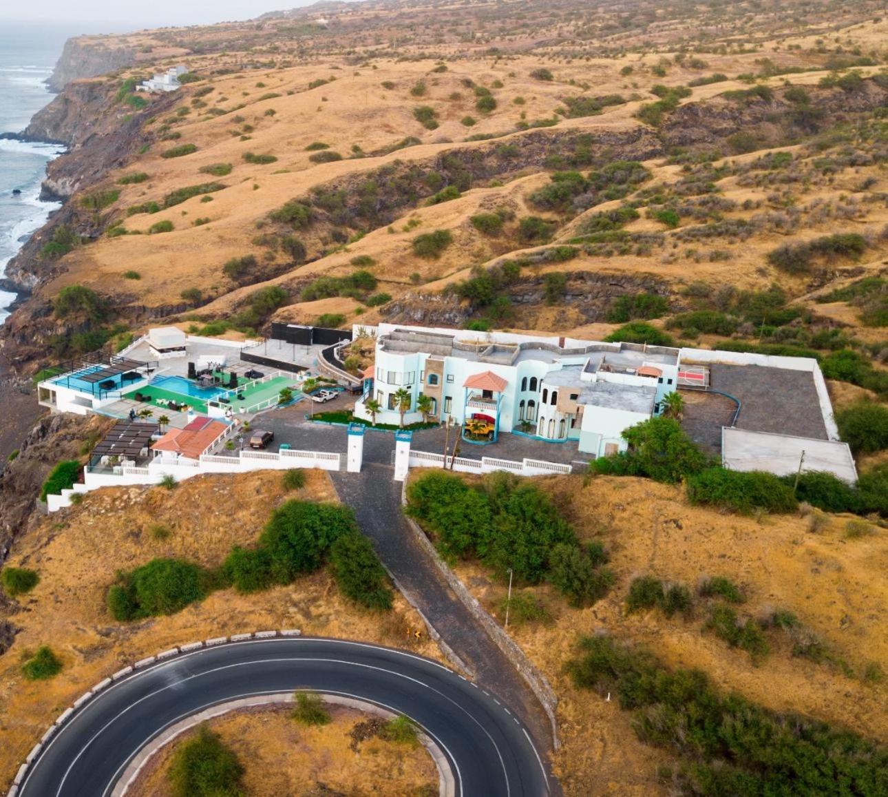 The View Hotel Сао Филипе Екстериор снимка