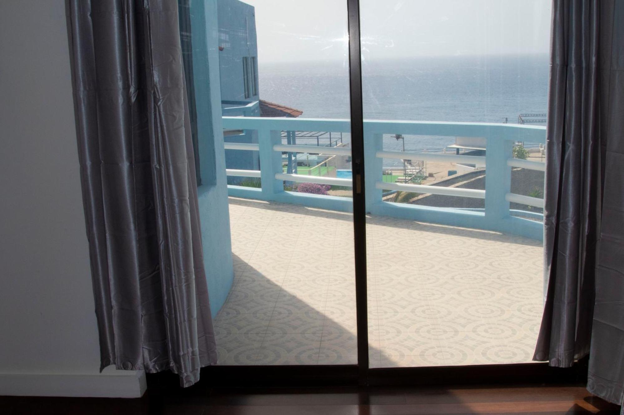The View Hotel Сао Филипе Екстериор снимка