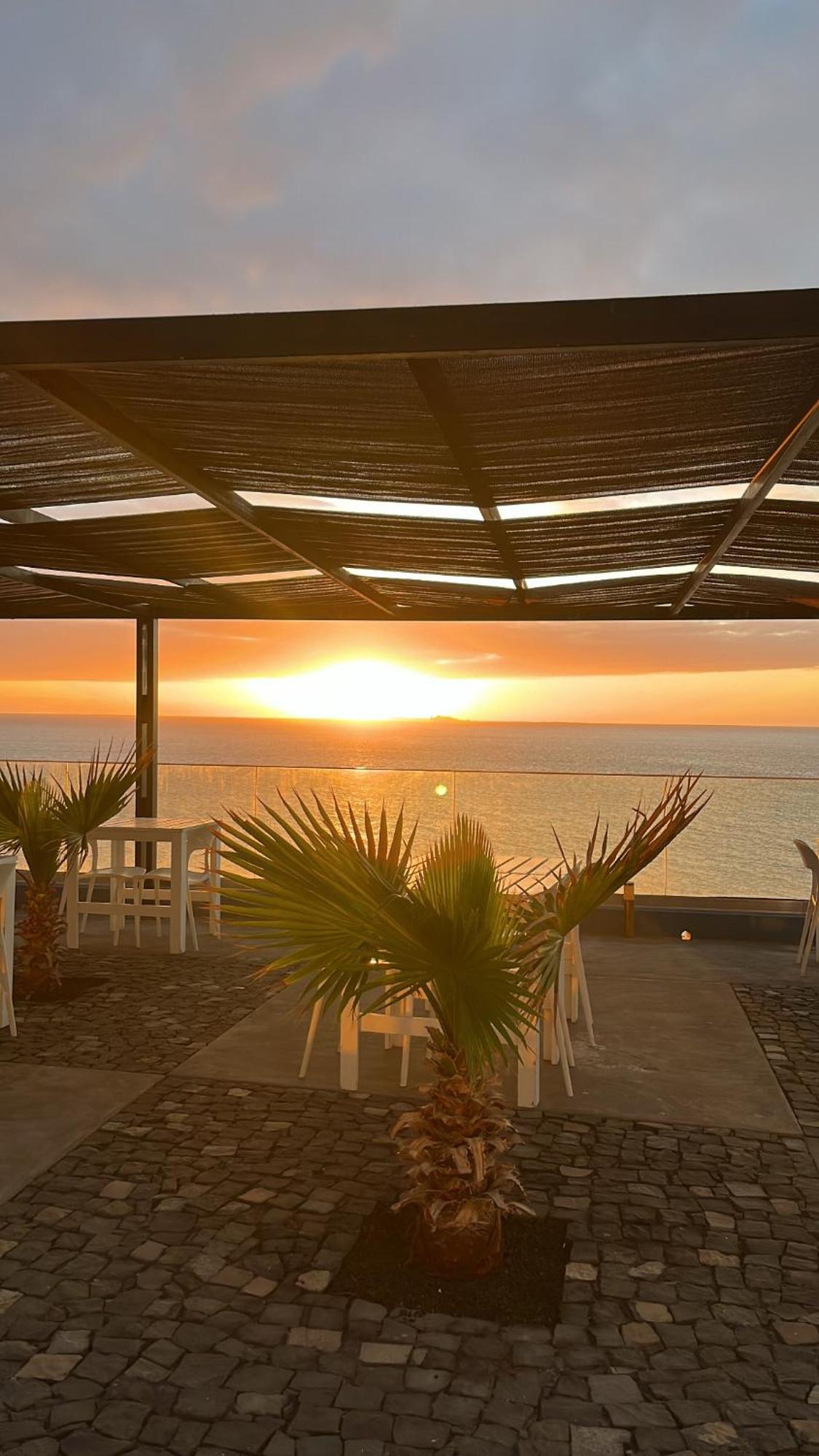 The View Hotel Сао Филипе Екстериор снимка